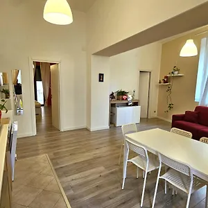 nocelle-guest-house.hotels-amalfi.com/
